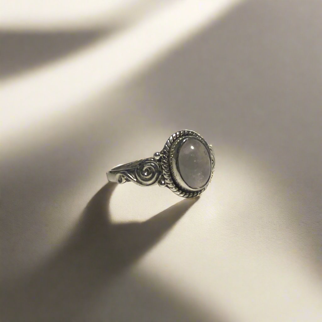 Bague ovale tourbillonnante