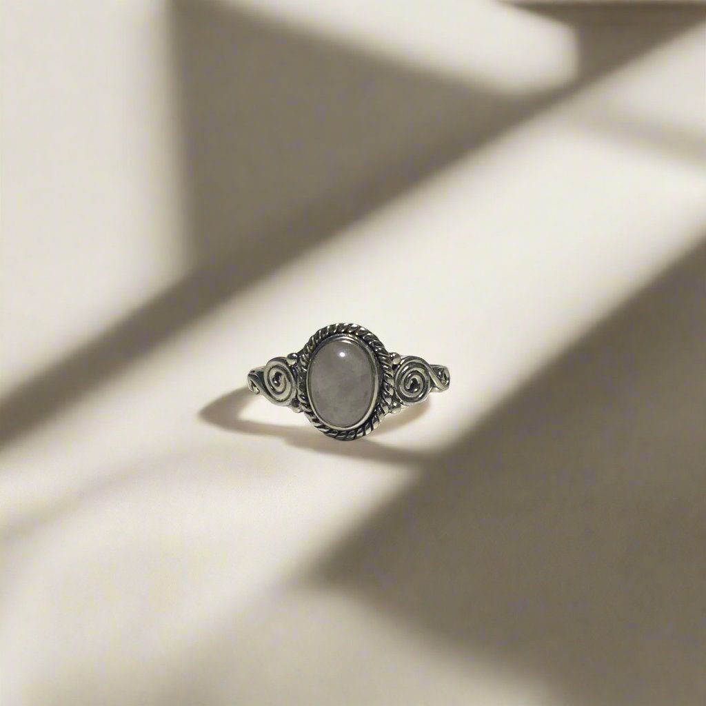 Bague ovale tourbillonnante