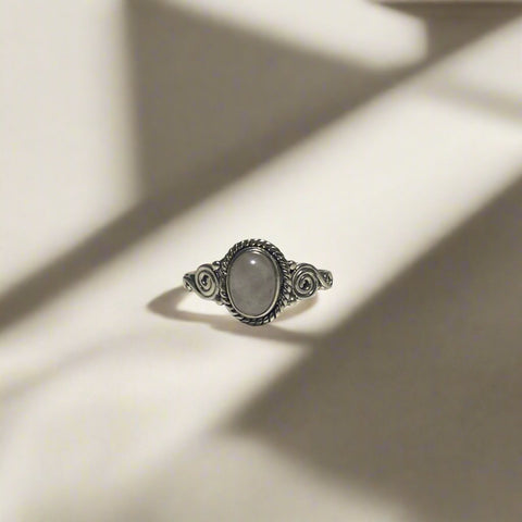 Bague ovale tourbillonnante